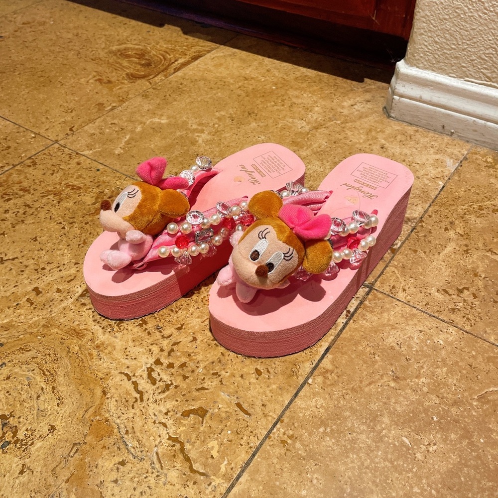 Minnie Mouse sandals